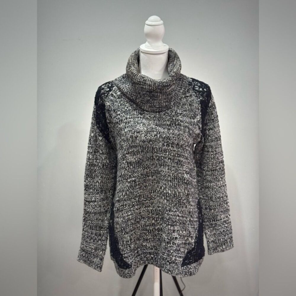 SALE! B/W Dressbarn Cowl Neck Embroidered Sweater Size L EUC